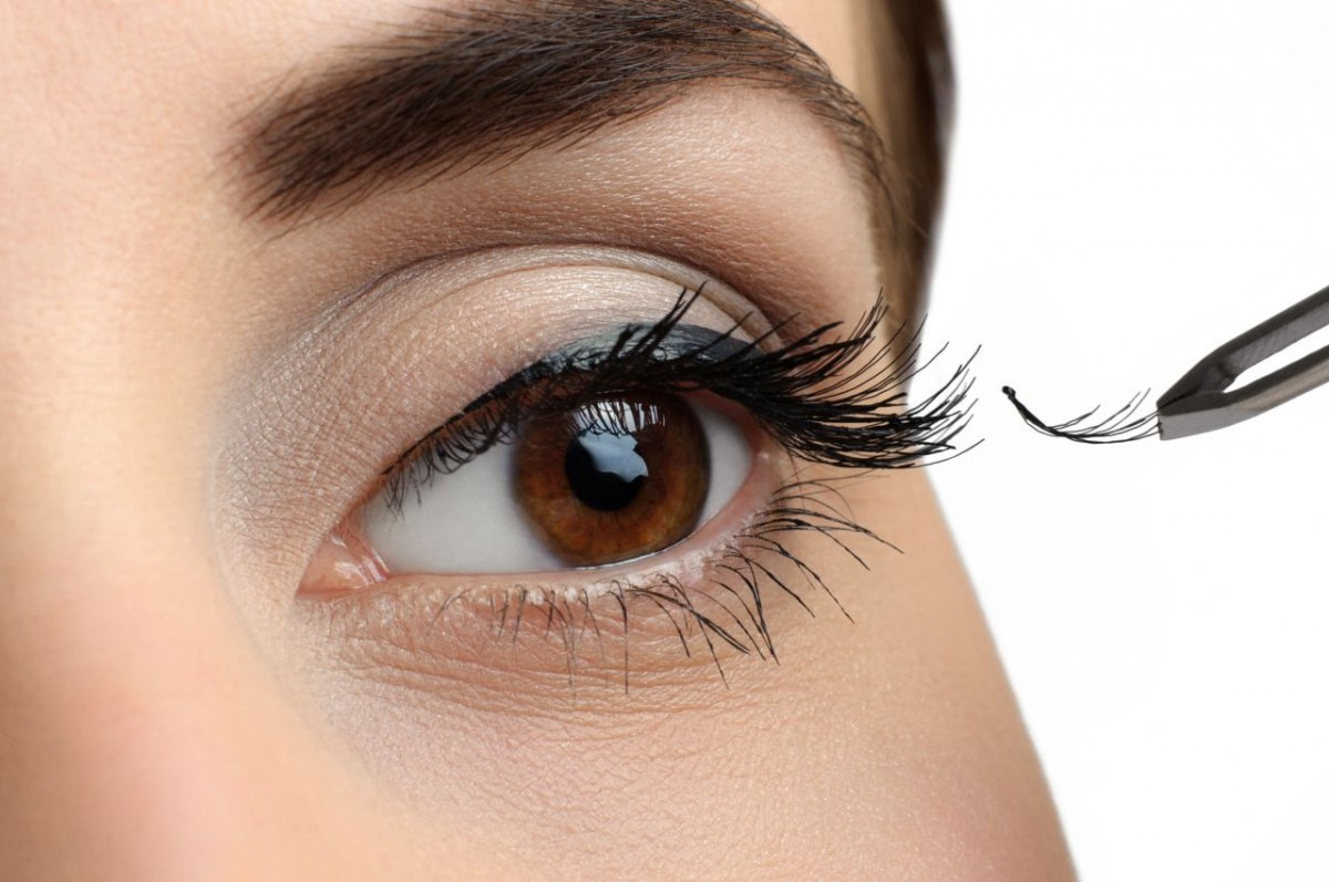 妳知道長期戴假睫毛會對眼睛造成什麼傷害嗎?