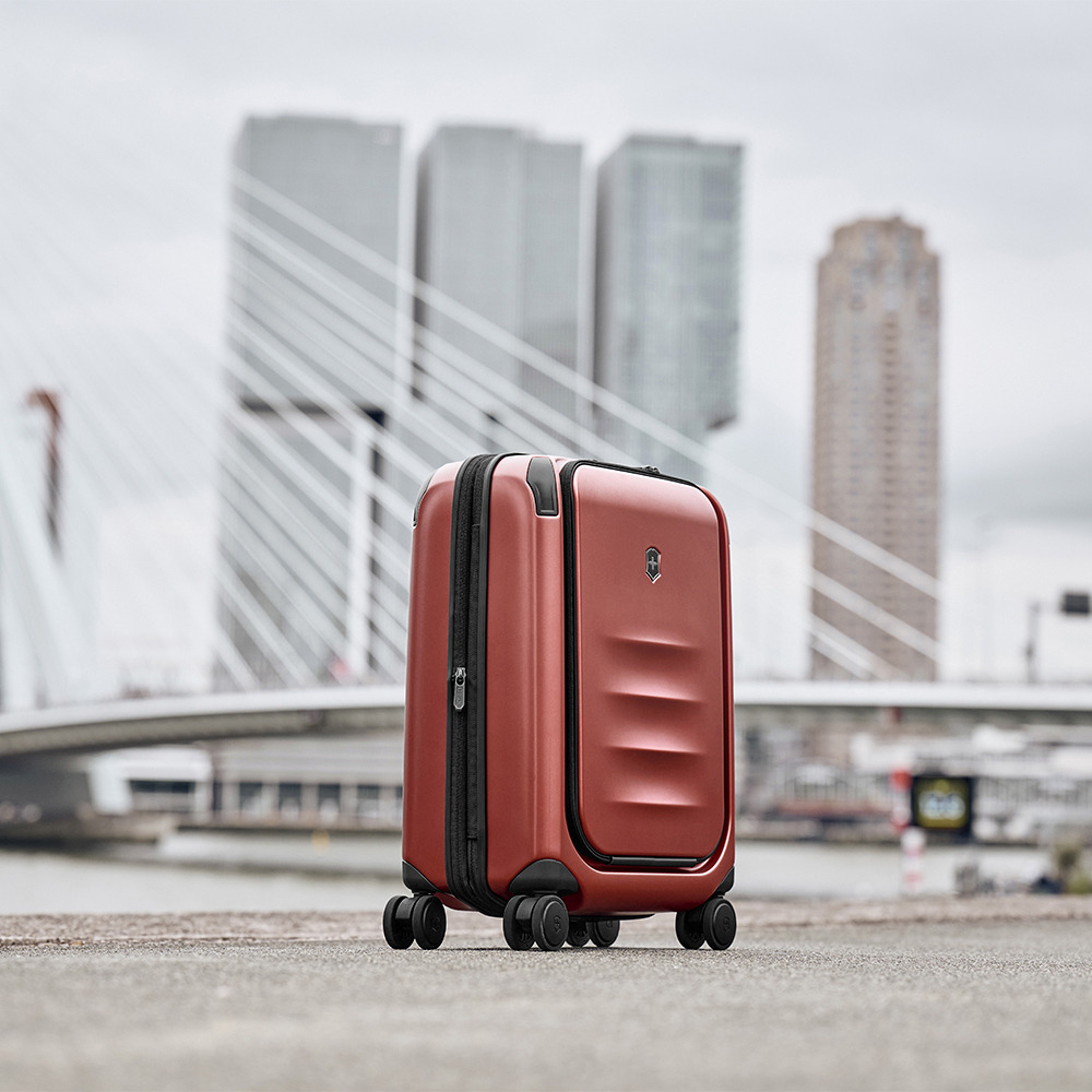 VICTORINOX 瑞士維氏Spectra 3.0 可擴展式全球通用登機型旅行箱-黑/紅色